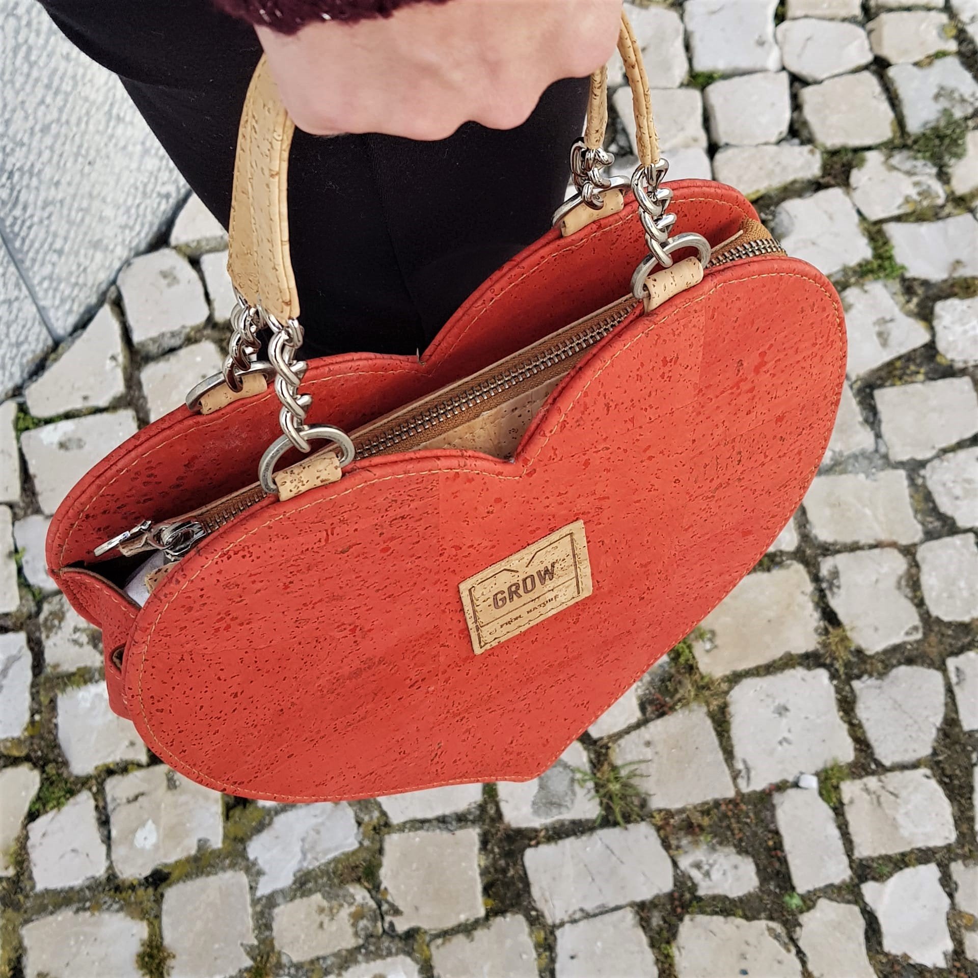 Cork heart shape Handbag, Cork bags, Vegan Leather, Handmade bags, Vegan bags, Vegan Product, Gift Bags, Eco bags, Made in Portugal